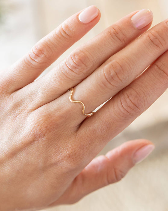 Wiggle Wavy Ring / Gold
