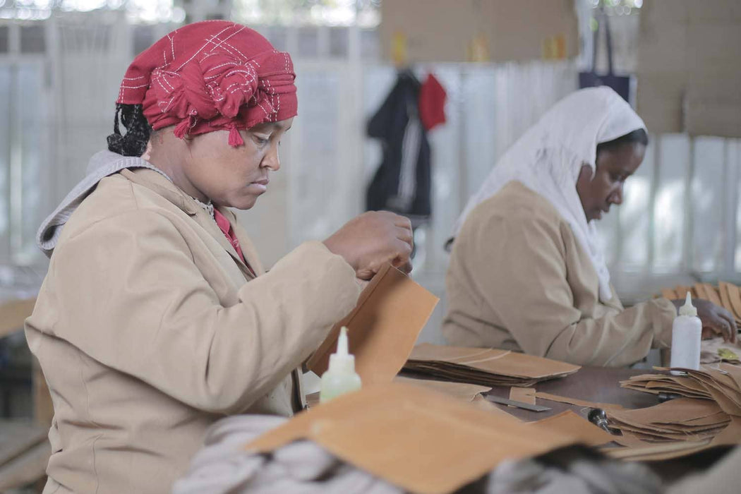 Leather Wallet in Caramel