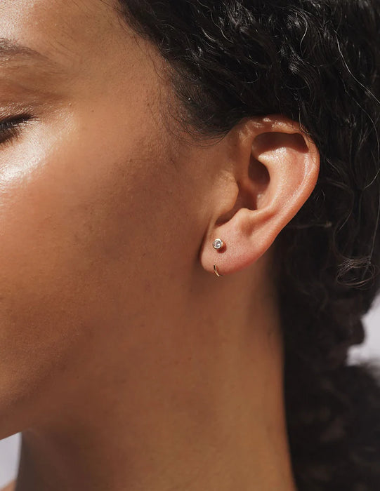 Shine Hug Studs - Silver