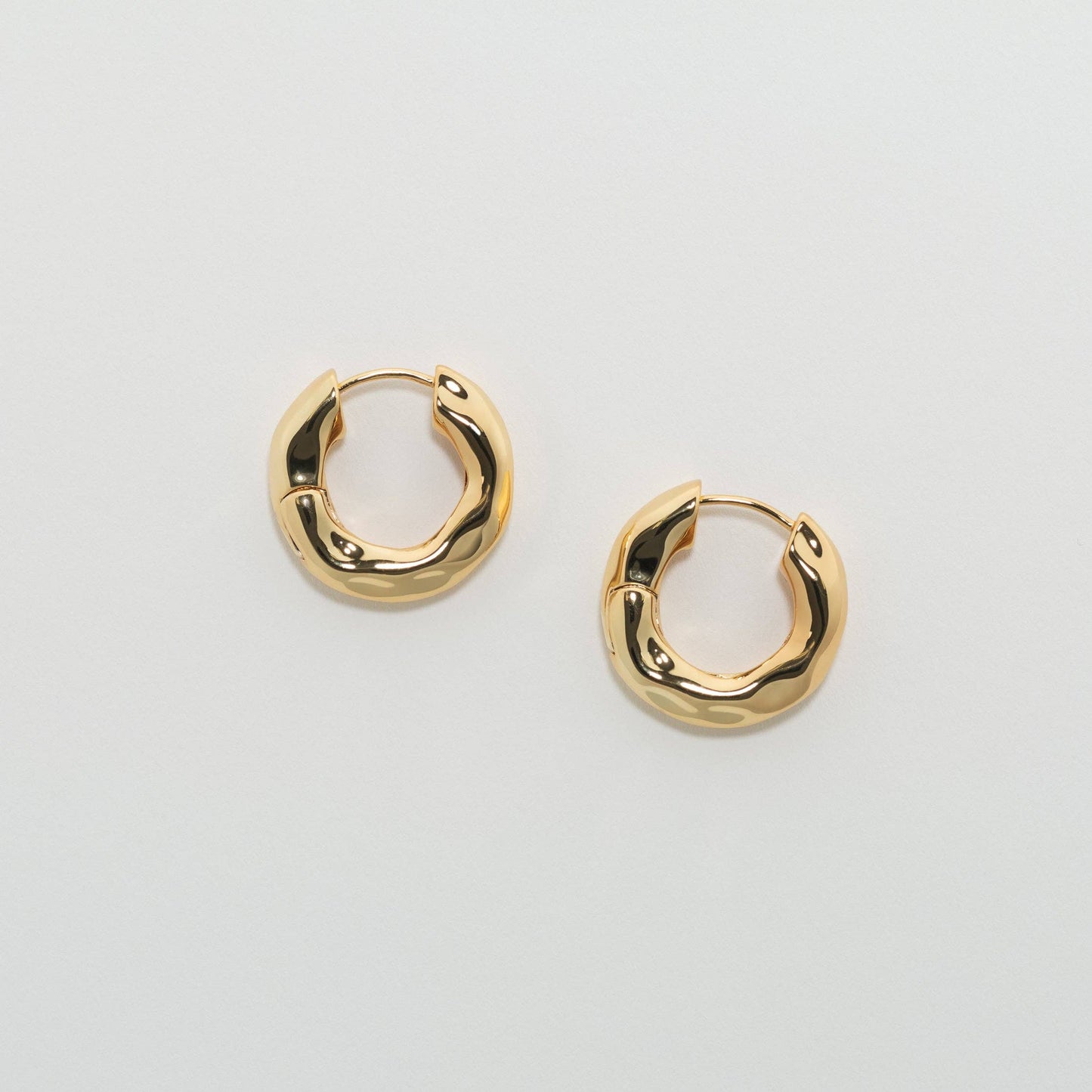 Wavy (Chunky) Hoops in Gold