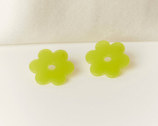 Medium Lime Green Acetate Daisy Earrings
